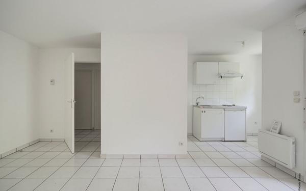 Appartement à vendre    2 pièces • 44 m2 Castelginest