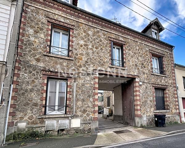 À vendre Appartement 2 pièces en duplex avec stationnement à Taverny