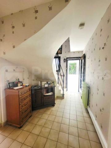 ETRECHY Maison 5 pièces, garage et jardin