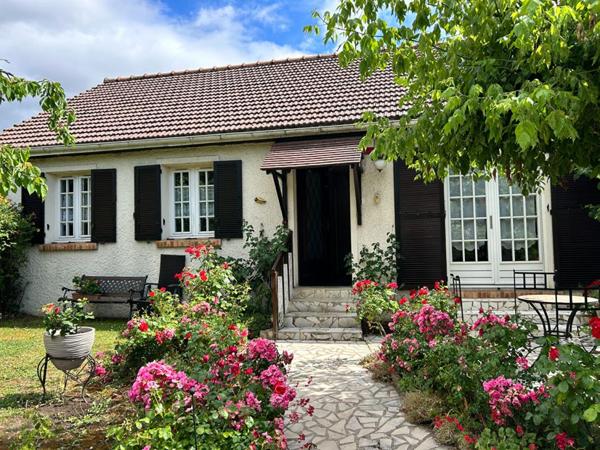 MARINES MEME. PAVILLON INDIVIDUEL DE PLAIN-PIED DE 82 M² PLUS UNE VERANDA DE 24.5 M² SUR UN TERRAIN DE500 M²