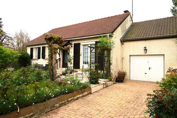 MARINES MEME. PAVILLON INDIVIDUEL DE PLAIN-PIED DE 82 M² PLUS UNE VERANDA DE 24.5 M² SUR UN TERRAIN DE500 M²