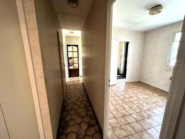 MARINES MEME. PAVILLON INDIVIDUEL DE PLAIN-PIED DE 82 M² PLUS UNE VERANDA DE 24.5 M² SUR UN TERRAIN DE500 M²