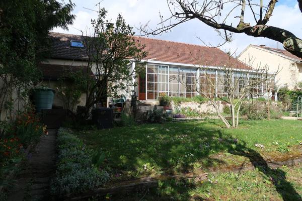 MARINES MEME. PAVILLON INDIVIDUEL DE PLAIN-PIED DE 82 M² PLUS UNE VERANDA DE 24.5 M² SUR UN TERRAIN DE500 M²