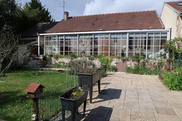 MARINES MEME. PAVILLON INDIVIDUEL DE PLAIN-PIED DE 82 M² PLUS UNE VERANDA DE 24.5 M² SUR UN TERRAIN DE500 M²