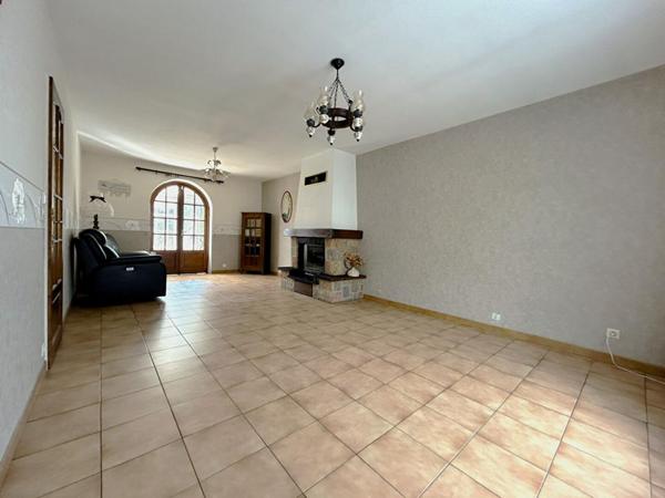 MARINES MEME. PAVILLON INDIVIDUEL DE PLAIN-PIED DE 82 M² PLUS UNE VERANDA DE 24.5 M² SUR UN TERRAIN DE500 M²