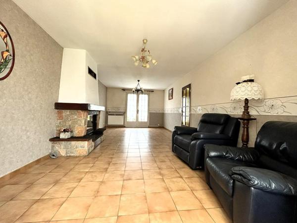 MARINES MEME. PAVILLON INDIVIDUEL DE PLAIN-PIED DE 82 M² PLUS UNE VERANDA DE 24.5 M² SUR UN TERRAIN DE500 M²
