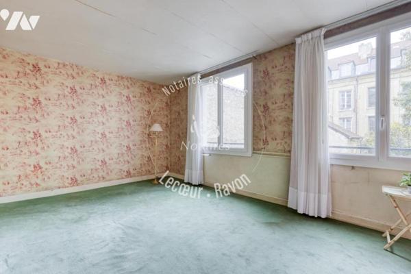 Appartement grand deux pièces à rénover, Versailles quartier Saint-Louis