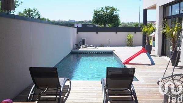 Maison à vendre 6 pièces 210 m² Saint-Yrieix-sur-Charente