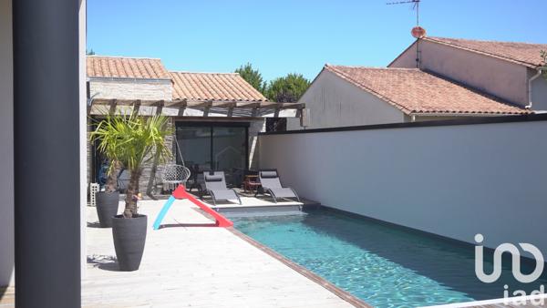 Maison à vendre 6 pièces 210 m² Saint-Yrieix-sur-Charente