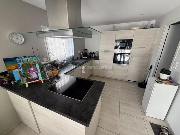 Vente                                                      Maison
                        
                     3 pièces                      79 m2                     à Trélivan