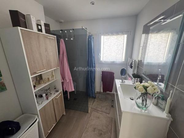 Vente                                                      Maison
                        
                     3 pièces                      79 m2                     à Trélivan