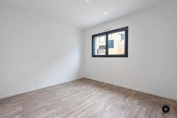 Maison récente de 4 chambres avec jardin et garage à Trélazé