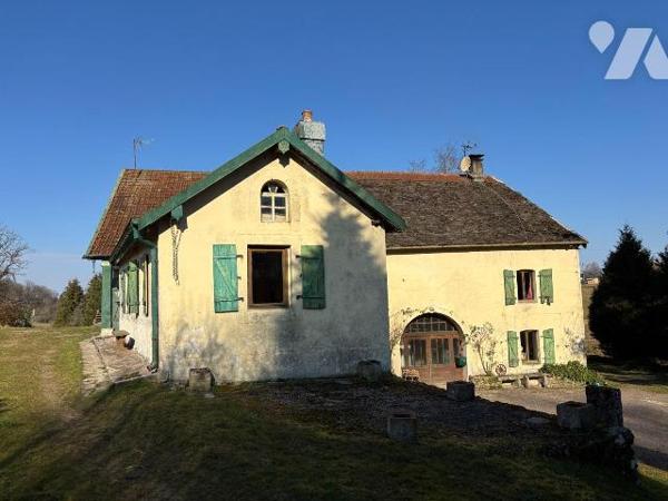 A VENDRE LE VAL D'AJOL VOSGES 88340 FERME  / CORPS DE FERME
comprenant : 
- rez-de-chaussée :...