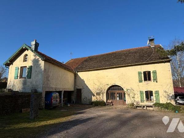 A VENDRE LE VAL D'AJOL VOSGES 88340 FERME  / CORPS DE FERME
comprenant : 
- rez-de-chaussée :...