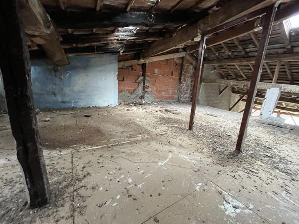 Grange 30 000 € Saint-Martin-d'Oydes 1 pièce 200 m² DPE