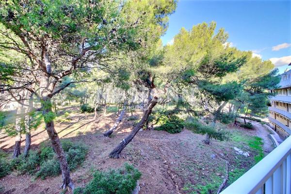 Appartement de type 3 avec balcon et vue dégagée dans résidence prisée aux Pennes Mirabeau
