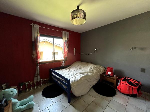 MAISON TRADITIONNELLE PLAIN-PIED 150 M2, PISCINE, DOUBLE GARAGE, ENVIRONNEMENT CALME