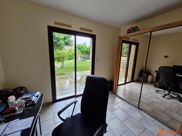 MAISON TRADITIONNELLE PLAIN-PIED 150 M2, PISCINE, DOUBLE GARAGE, ENVIRONNEMENT CALME