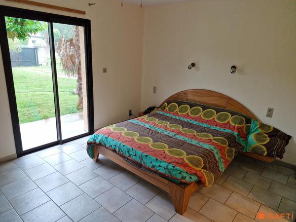 MAISON TRADITIONNELLE PLAIN-PIED 150 M2, PISCINE, DOUBLE GARAGE, ENVIRONNEMENT CALME