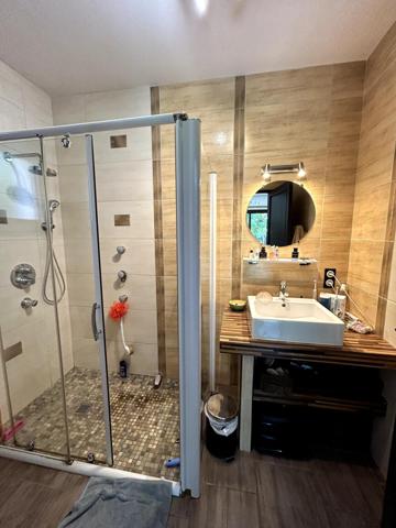 MAISON TRADITIONNELLE PLAIN-PIED 150 M2, PISCINE, DOUBLE GARAGE, ENVIRONNEMENT CALME