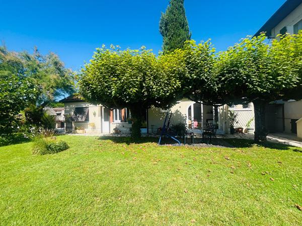 47300 VILLENEUVE SUR LOT Villeneuve/Lot, maison classée "remarquable" avec dépendance, piscine et jardin