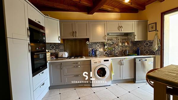 Lisle-sur-Tarn (81310) Maison de charme 8 pièces – Rénovation haut de gamme – Garages, atelier & jardin – Cœur de Lisle-sur-Tarn