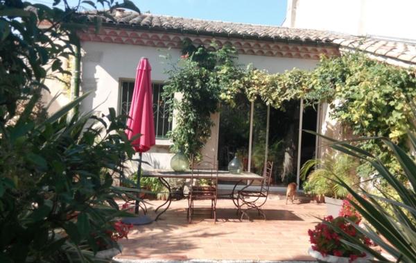 Vente Villa avec piscine et ateliers Montbazin   