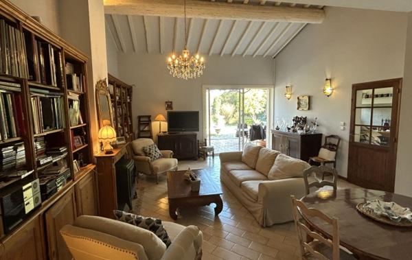 Vente Villa avec piscine et ateliers Montbazin   