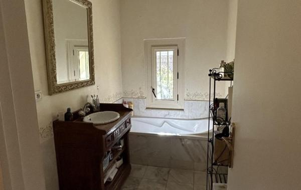 Vente Villa avec piscine et ateliers Montbazin   