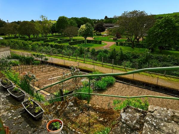 Dpt Sarthe (72), à vendre SAINT CALAIS maison P5 - terrain de 955m²