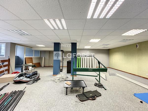 Achat local commercial près de SAUMUR - 268 m² - 365 750 €