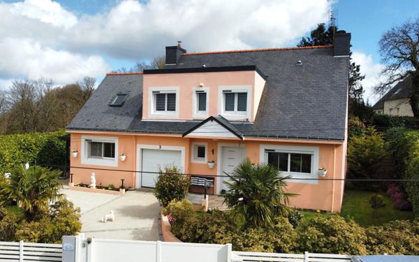 Maison à vendre    5 pièces • 151 m2 Rostrenen