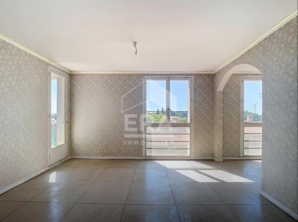 Appartement de type 4 avec cave privative dans une résidence fermée