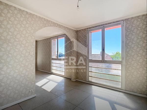 Appartement de type 4 avec cave privative dans une résidence fermée