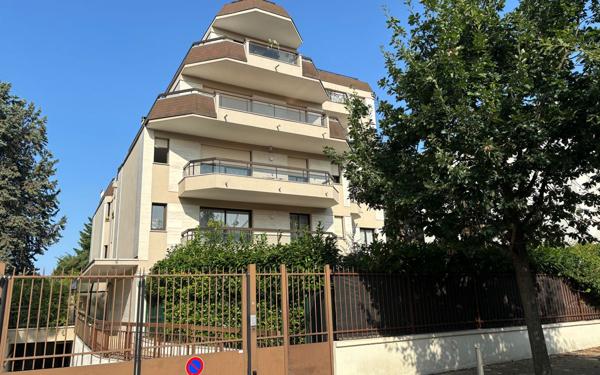Appartement à vendre    4 pièces • 90,70 m2 Le Perreux-sur-Marne
