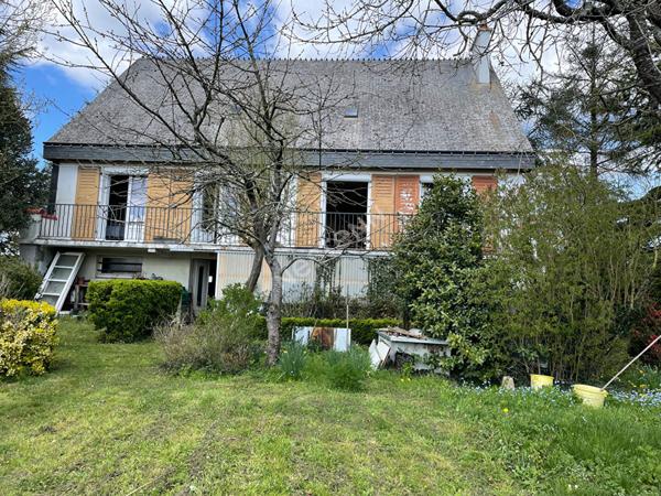 Maison de 8 pieces a Taupont (56800)