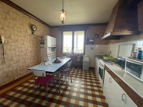 Maison de 8 pieces a Taupont (56800)