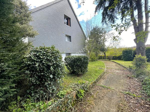 Maison de 8 pieces a Taupont (56800)