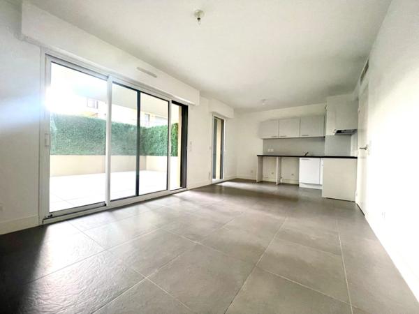 ✨ Appartement 2 pièces avec jardin, grande terrasse et parking – Résidence de standing avec piscine – Antibes
