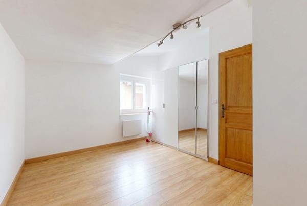 Maison
         3 pièces
        - 90 m² Exclusivité 229 000 € *