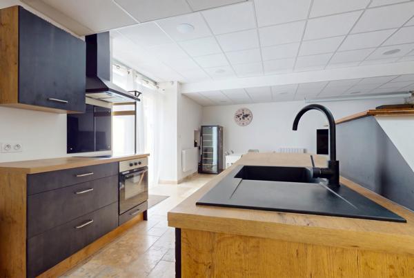 Maison
         3 pièces
        - 90 m² Exclusivité 229 000 € *