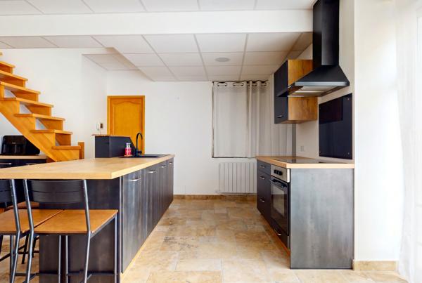 Maison
         3 pièces
        - 90 m² Exclusivité 229 000 € *