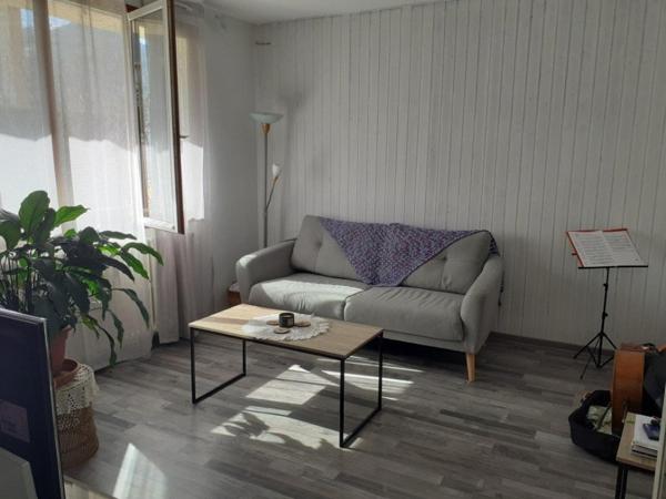 Appartement de charme en rez-de-chaussée avec jardin privatif et garage