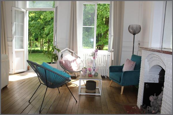 PLUS QU'UN APPARTEMENT : EN REZ-DE-CHAUSSEE AVEC 3 CHAMBRES, TERRASSE ET JARDIN CLOS