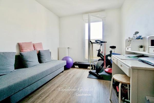 Dpt Yvelines (78), à vendre TRAPPES appartement T5 (4 chambres - 2 salles de bains) de 106,59 m² et terrasse 93 m²