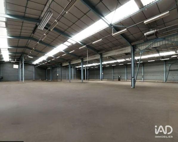 Location local d’activité 2 820 m² Étampes