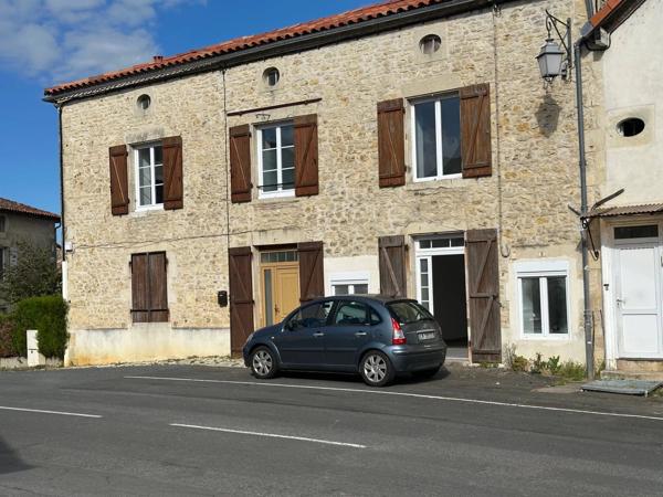 Vente                                                      Maison de village
                        
                     4 pièces                      115 m2                     à Joussé