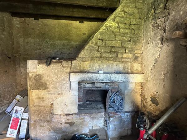 Vente                                                      Maison de village
                        
                     4 pièces                      115 m2                     à Joussé