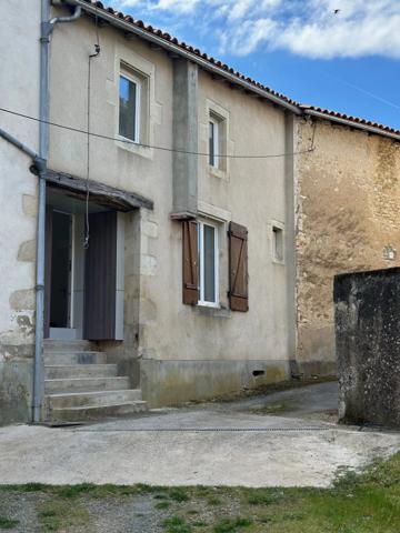 Vente                                                      Maison de village
                        
                     4 pièces                      115 m2                     à Joussé