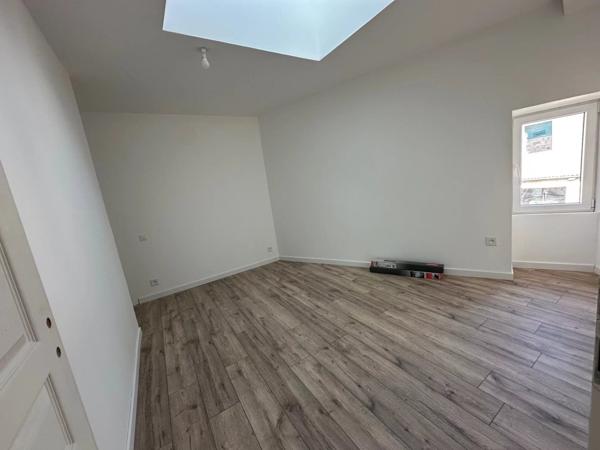Vente                                                      Maison de village
                        
                     4 pièces                      115 m2                     à Joussé